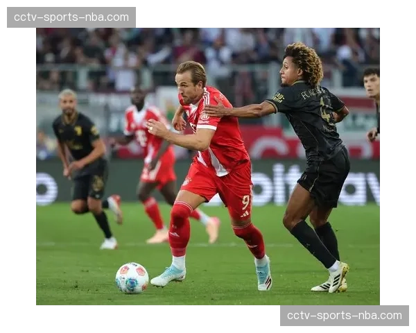 拜仁三线紧凑球权转换，二次加速制造进攻威胁